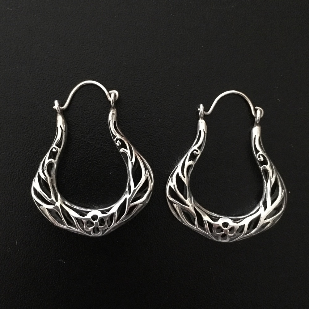 Silver filigree earrings - Picture 1 of 4